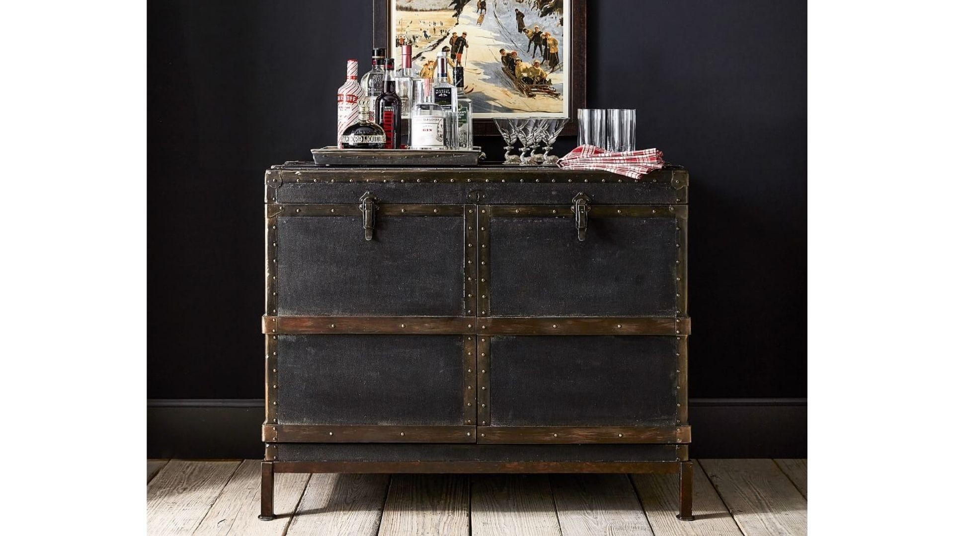 Arched Manor Ludlow Bar Cabinet 2