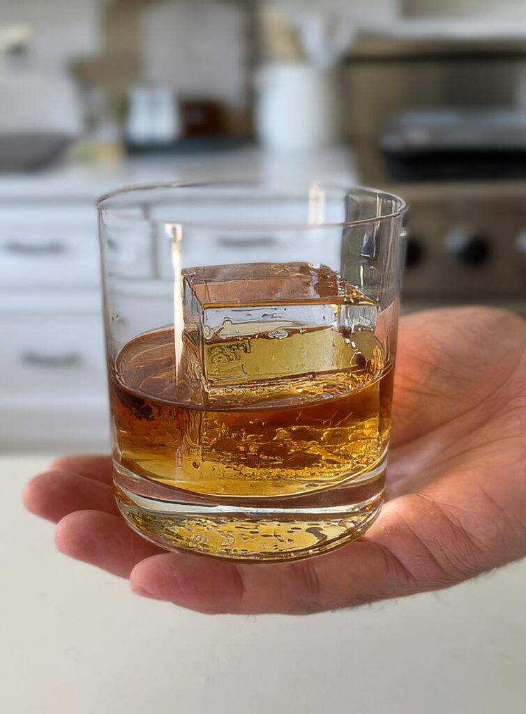 Your drinks will look amazing with clear ice cubes