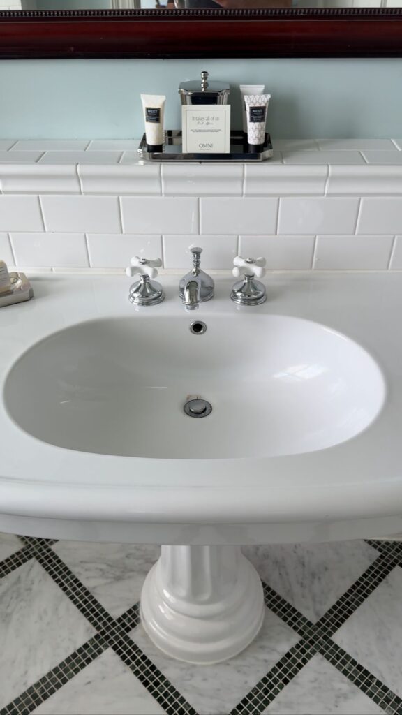 The sink pedestal had plenty of room for toiletries