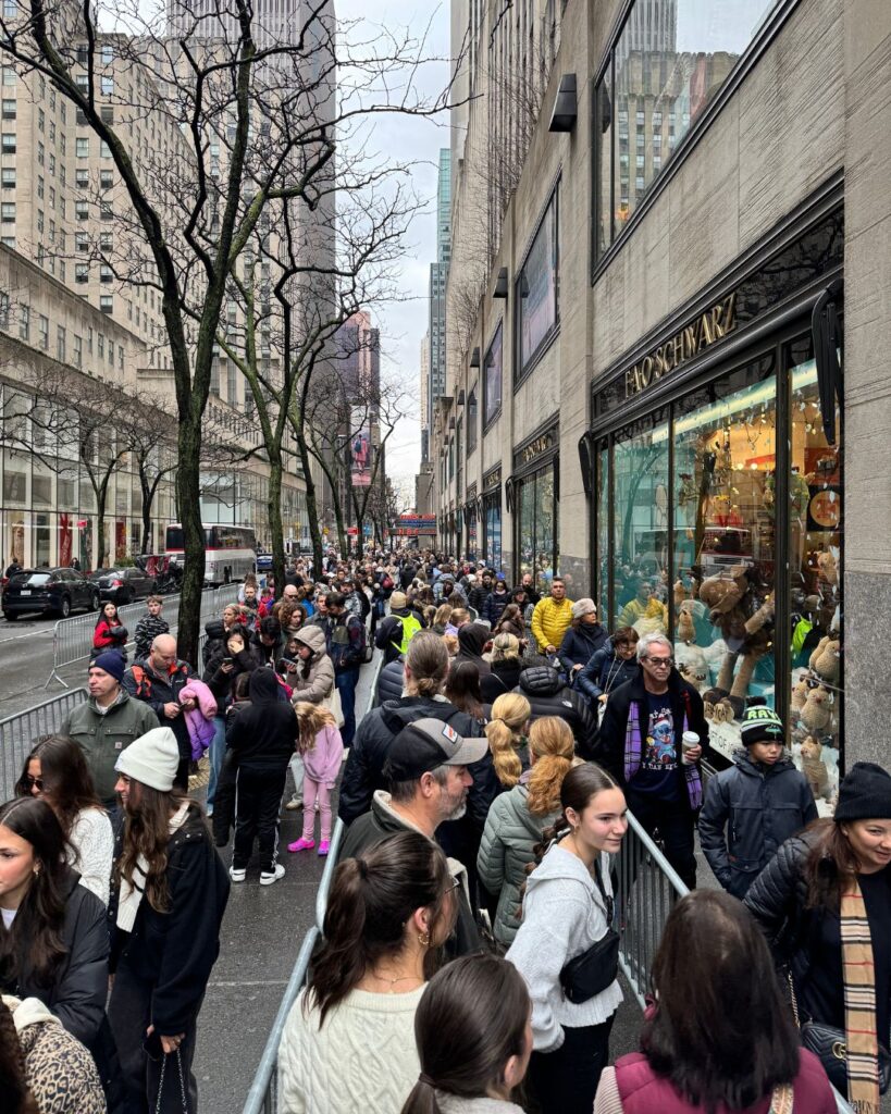 The line to get into FAO Schwarz in New York City